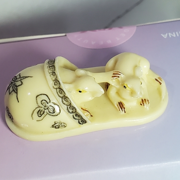 Netsuke Reproduction 2 Tiny Mice Surippa Slipper Kimono Toggle Resin China Resin - Picture 6 of 6